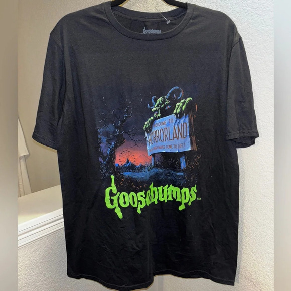 Tops - NWOT Goosebumps T-Shirt